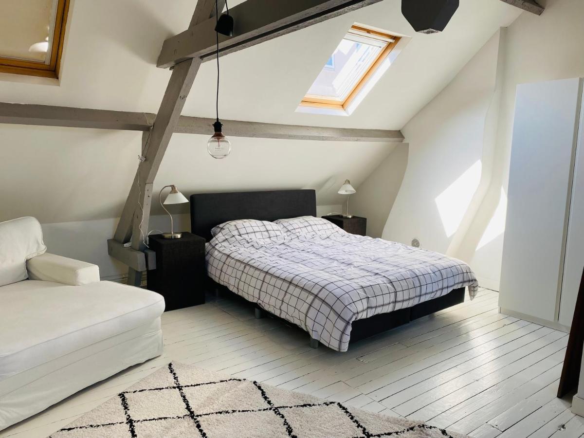 O-Sea House: Herenwoning In Belle Epoque Wijk Te Oostende Экстерьер фото