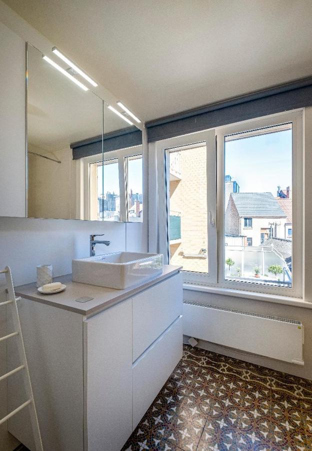 O-Sea House: Herenwoning In Belle Epoque Wijk Te Oostende Экстерьер фото